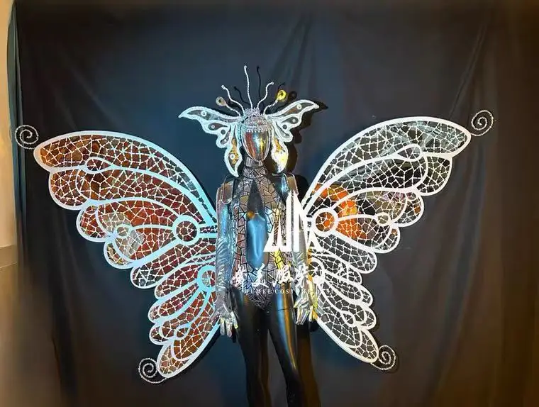 ملابس نسائية فضية عاكسة للضوء مرآة ترتر أداء على شكل فراشة زي عرض مسرحي للمغني والرقص وحفلات البار