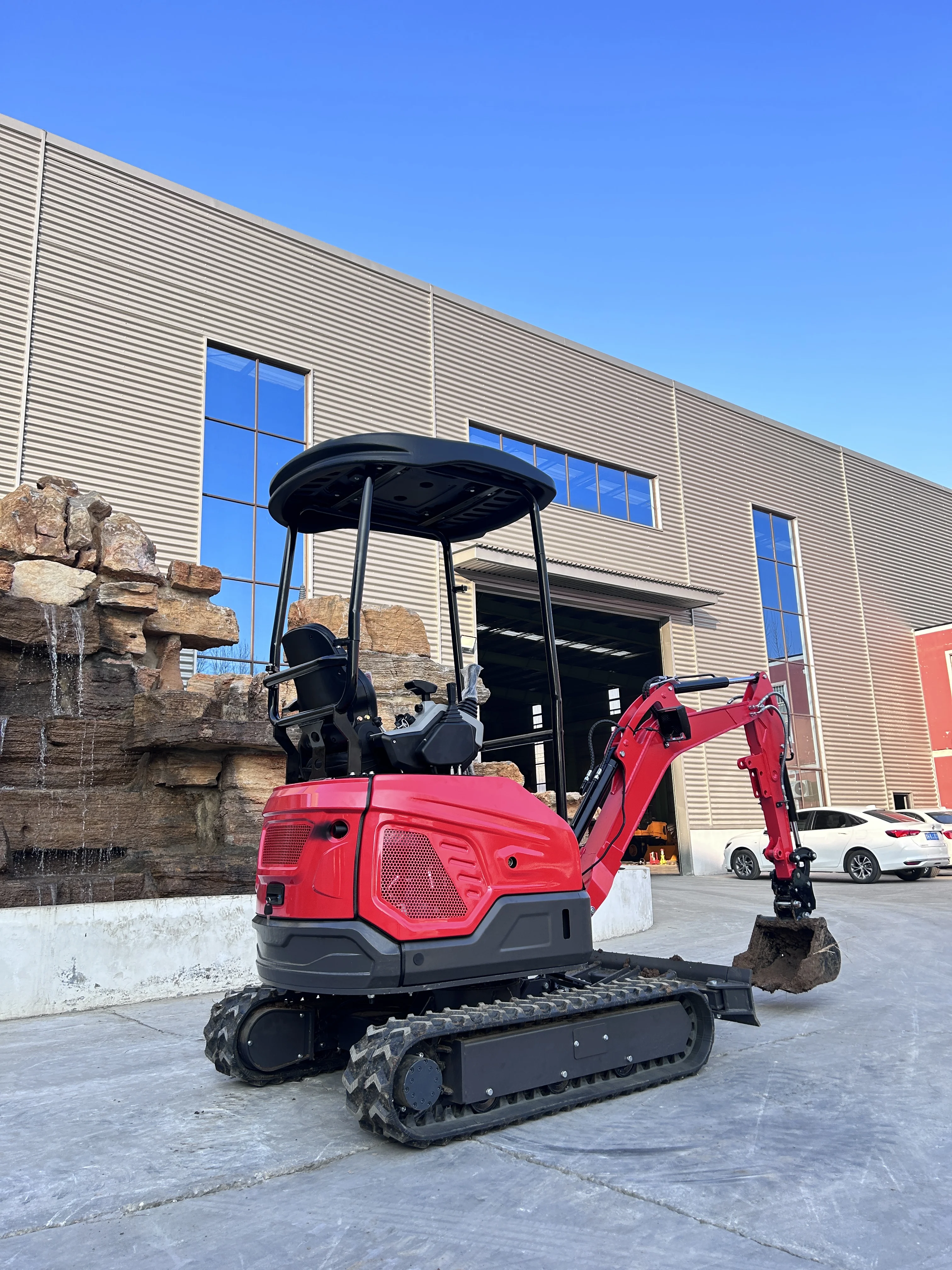 

Небольшой экскаватор с кабиной для строительного использования — новый и эффективный метод земного и траншей