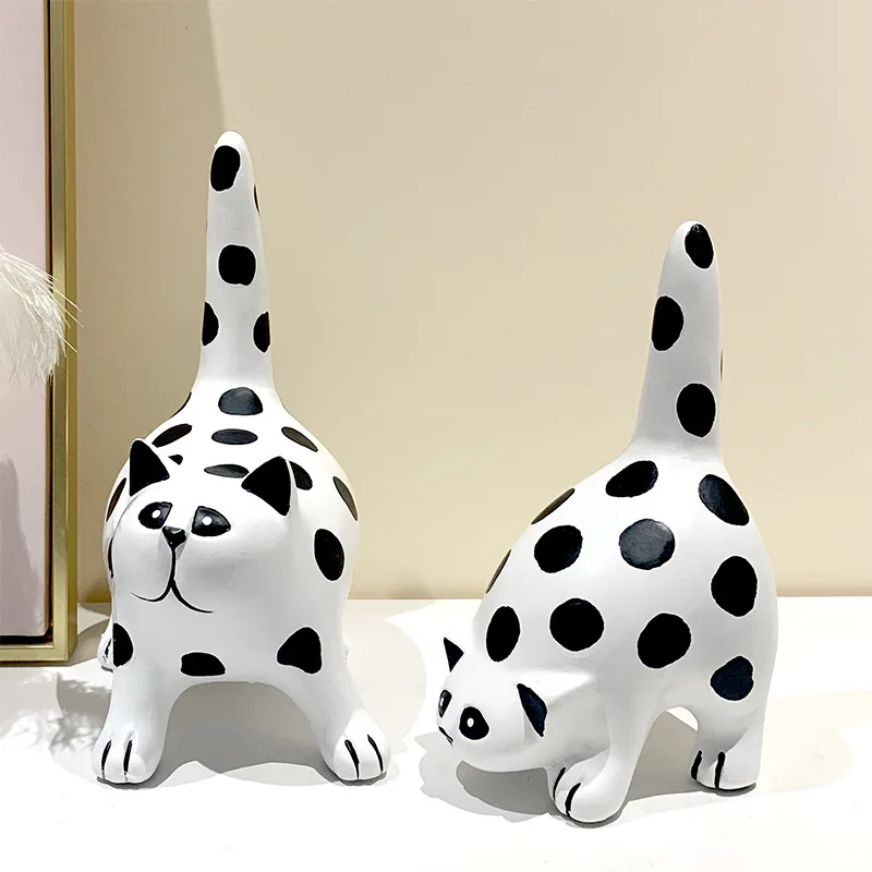 

Creative Resin Polka Dots Cat Animal Statue Living Room Decoration Room Decoration Resin Crafts Modern Home Decor Accessories