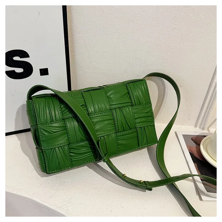 2025 Woven Straw Tote Bag Oversized Crossbody & Shoulder Bag Women Diamond Quilted Beach Vacation Everyday Essential Bestseller