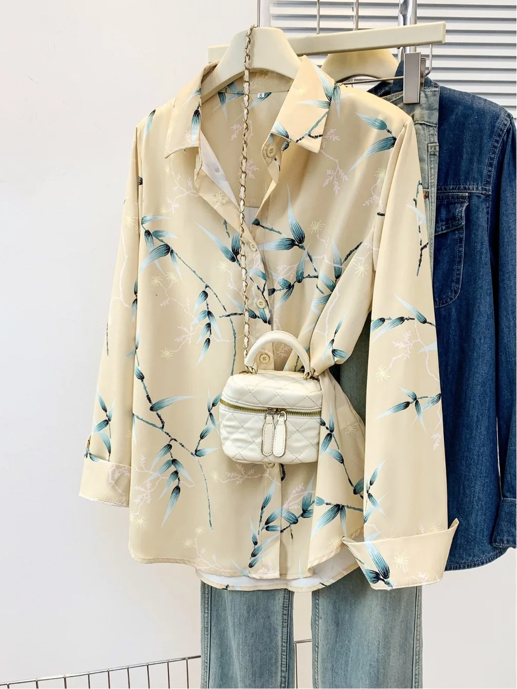 

Casual Style Loose Fit Long Sleeve Floral Print Shirt for Women Spring Season Polyester Fiber 100% Printed Fabric Trendy Shirt