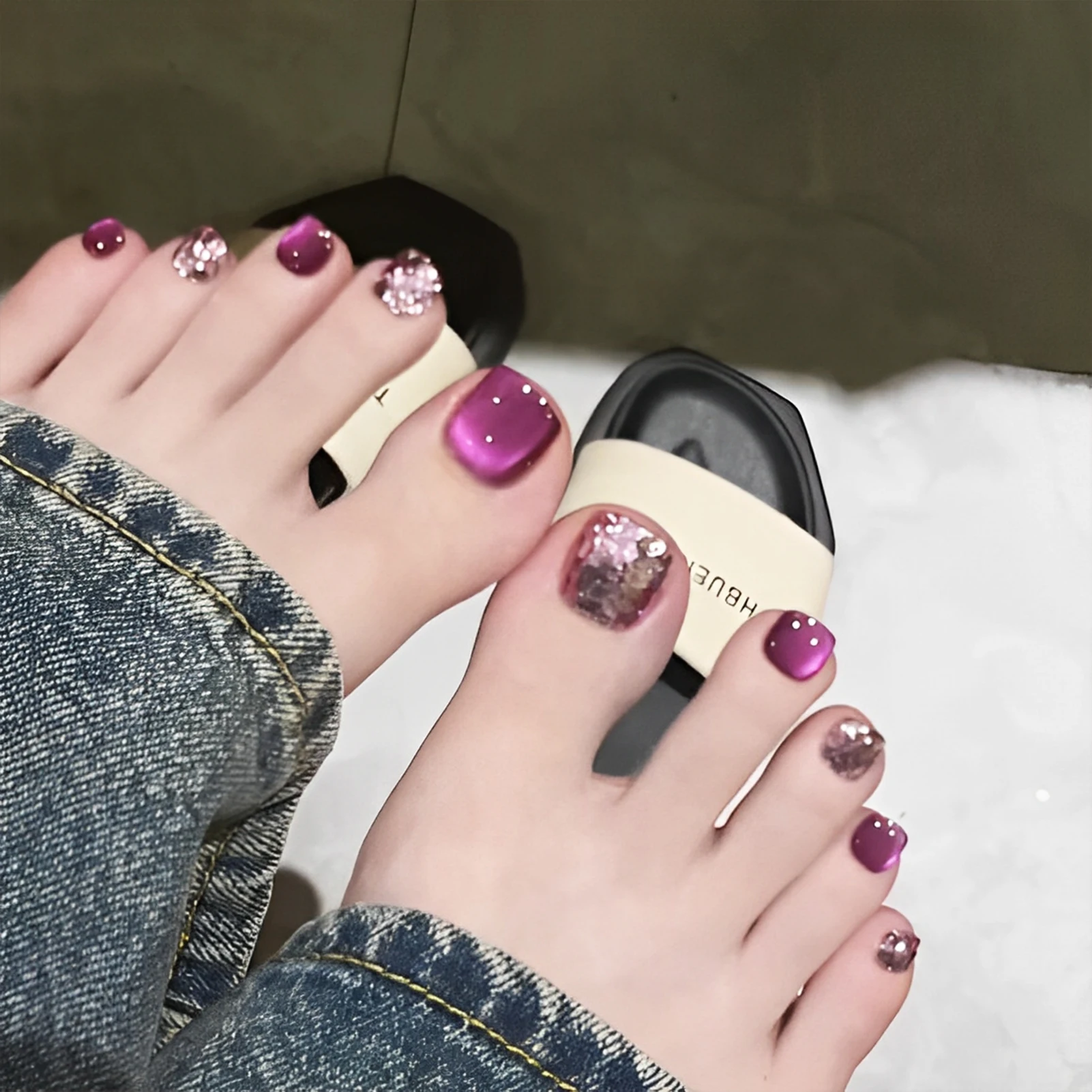 14 pçs unhas falsas brilhantes com lantejoulas pitaya cor olho de gato pé unhas falsas wearable glitter curto quadrado unhas falsas do dedo do pé