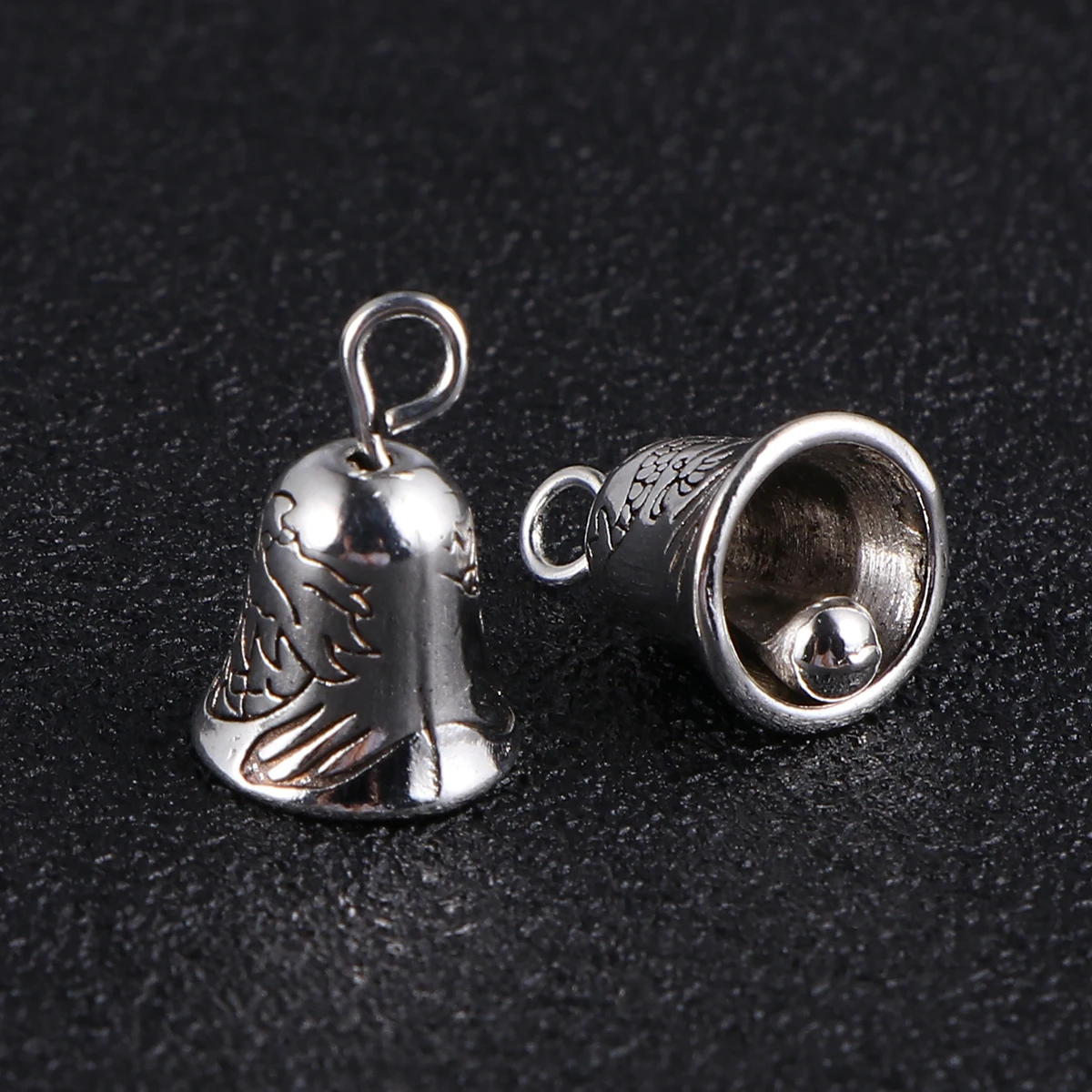 

20 Pcs Vintage Silver Plated Alloy Bells for DIY Crafts Christmas Decorations Home Ornaments Jewelry Pendants Gifts