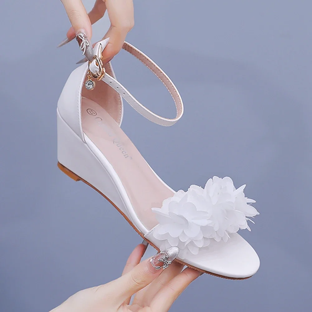 Crystal Queen Women High Heels Summer Shoes White Flowe Wedding Dress Wedges Ankle Strap Straw Platform Sandals WLX063CBF