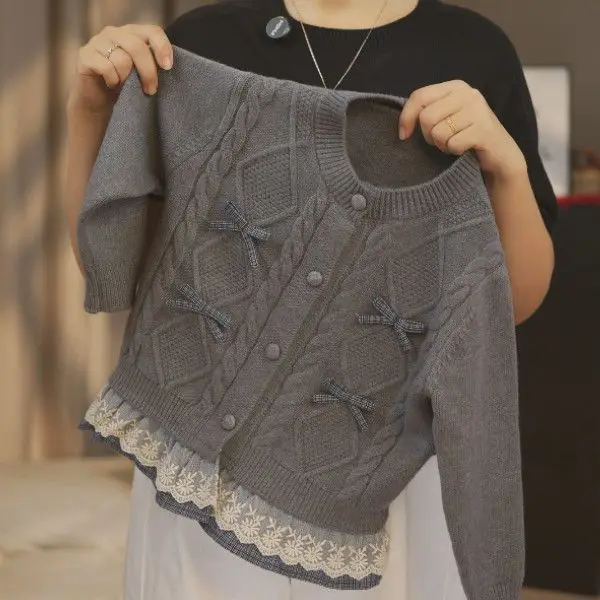 

Детский вязаный свитер для девочек, новый стиль, модный осенне-весенний топ с бантом, универсальный и стильный.