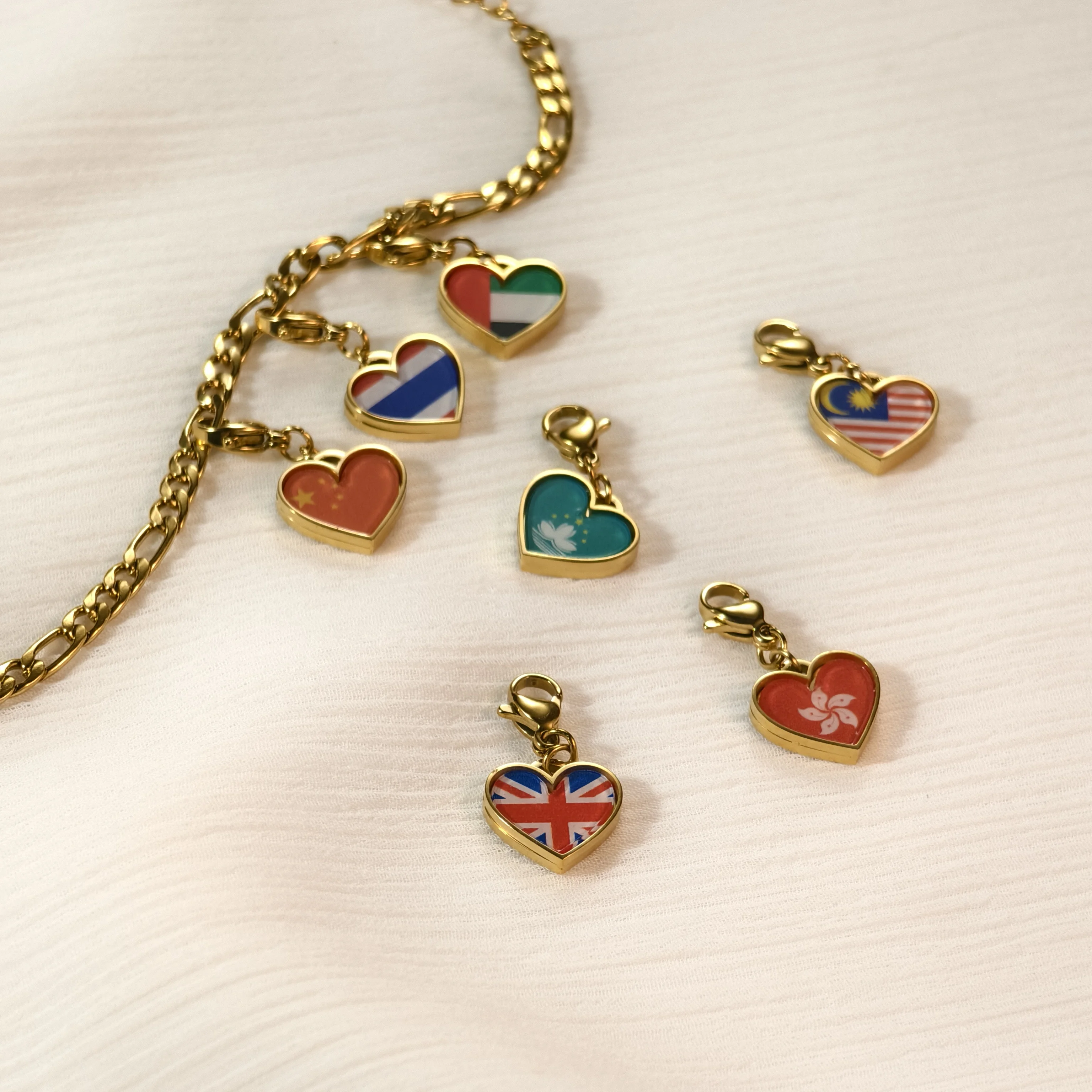 Multicolor Country Flag Heart Charm Bracelet Stainless Steel Bracelet Acrylic Flag Pendant Travel Souvenir Jewelry Gift for Her