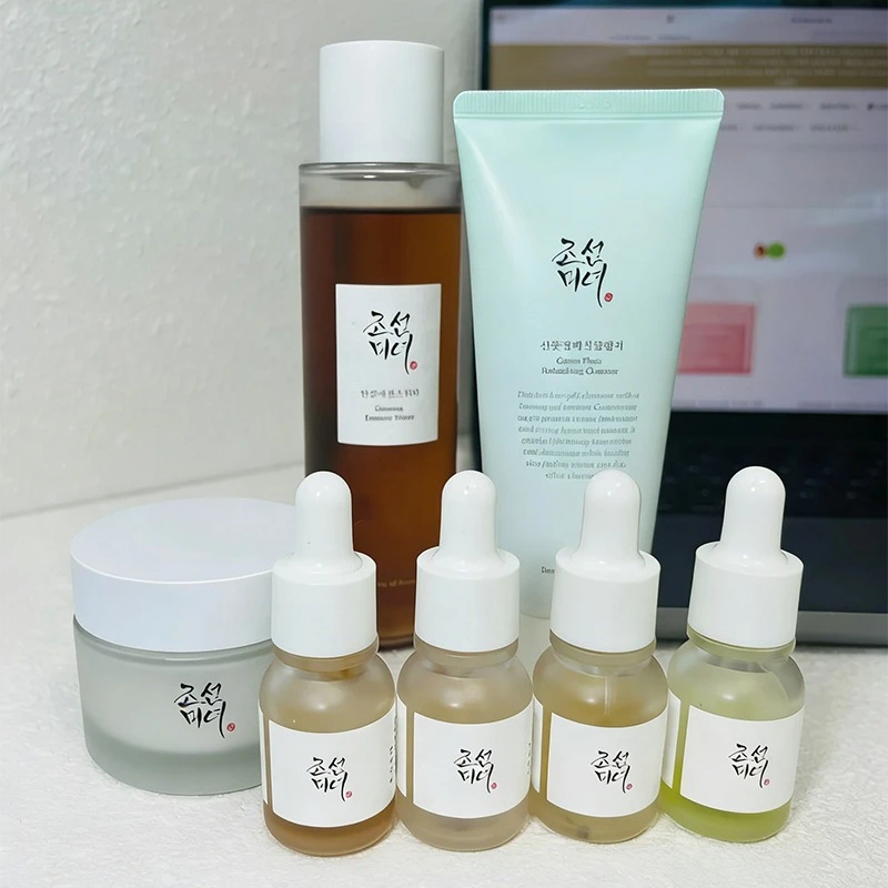 

Крем для лица Beauty of Joseon Repair and Brighten с 5 видами эссенций, мягкий восстанавливающий очищающий гель для лица, очищает кожу и умывает лицо.