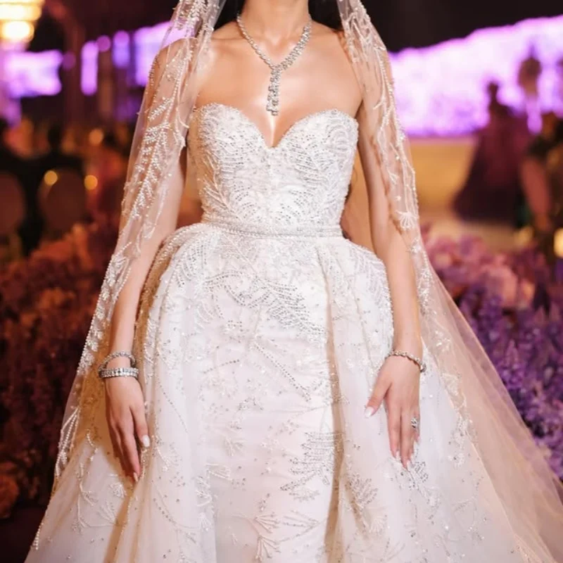 Suknie ślubne balowe w kolorze kości słoniowej na zamówienie, królewskie, z dekoltem w serce, kryształami, długim rękawem, zdobione koralikami, suknia ślubna.