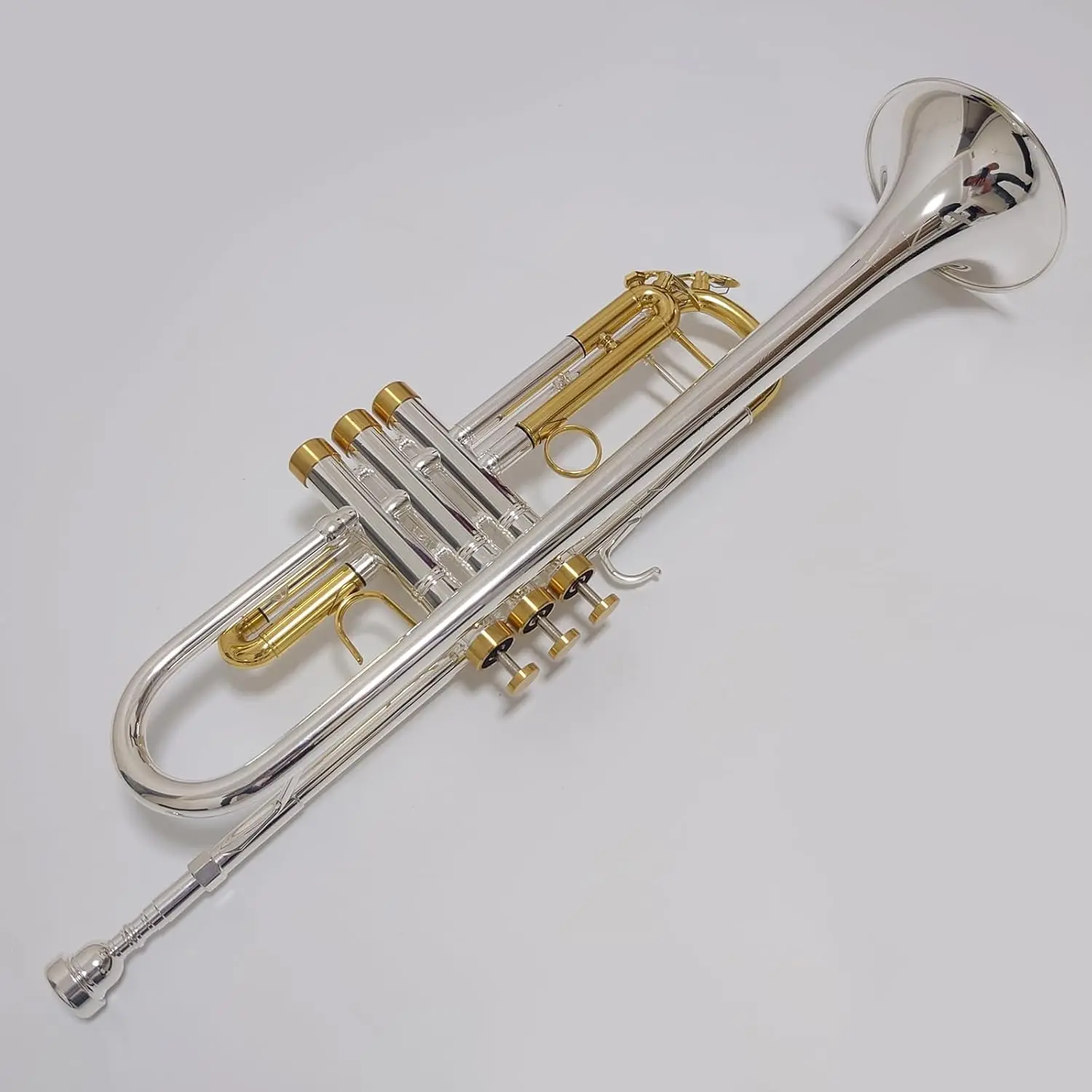 Bb Trumpet Standard Brass Trumpet Set W/Mouthpiece and Case,for Beginner or Advanced Student