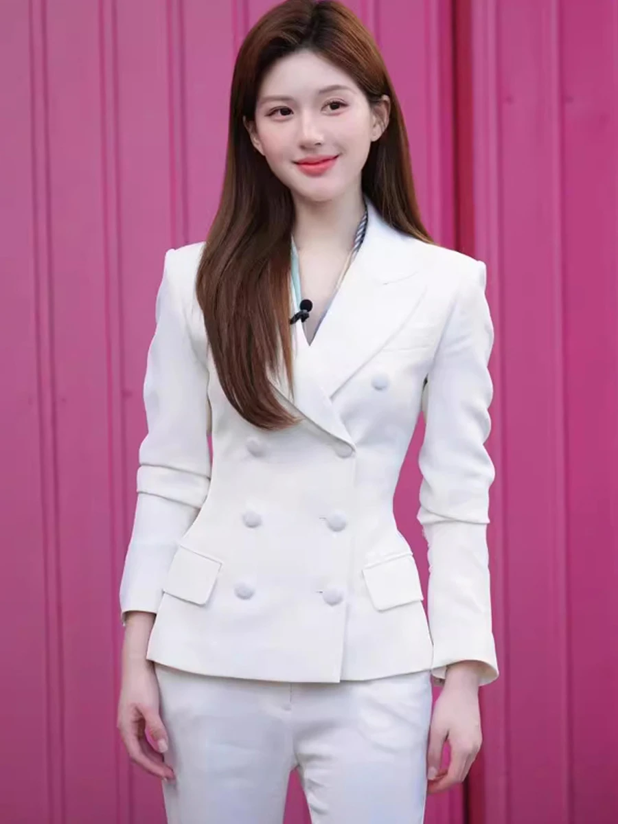 

Белый приталенный деловой костюм (пиджак и брюки) для женщин: профессиональный, для работы и повседневной носки, с двойной застежкой на пуговицах, однотонный дизайн