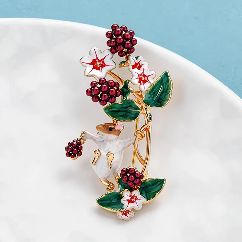 Wuli&baby Pick Fruits Squirrel Brooches For Women Lovely Enamel Animal Casual Party Brooch Pin Gifts