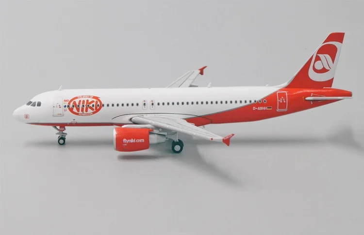 JC WINGS Diecast 1/400 Scale AIRBUS Alloy Model Aircraft AIRBUS A320 Niki D-ABHH LH4097 Play with Airplane Toy Boy Gift Box