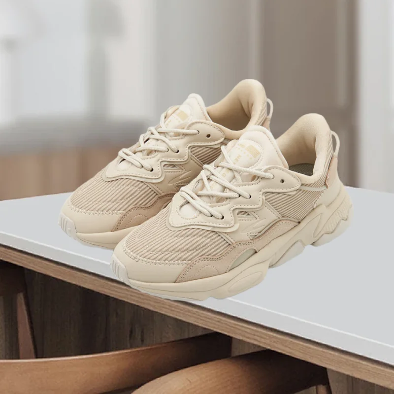 

The latest trendy and fashionable casual shoes with rich colors are outstanding highly suitable for various fashion combinations