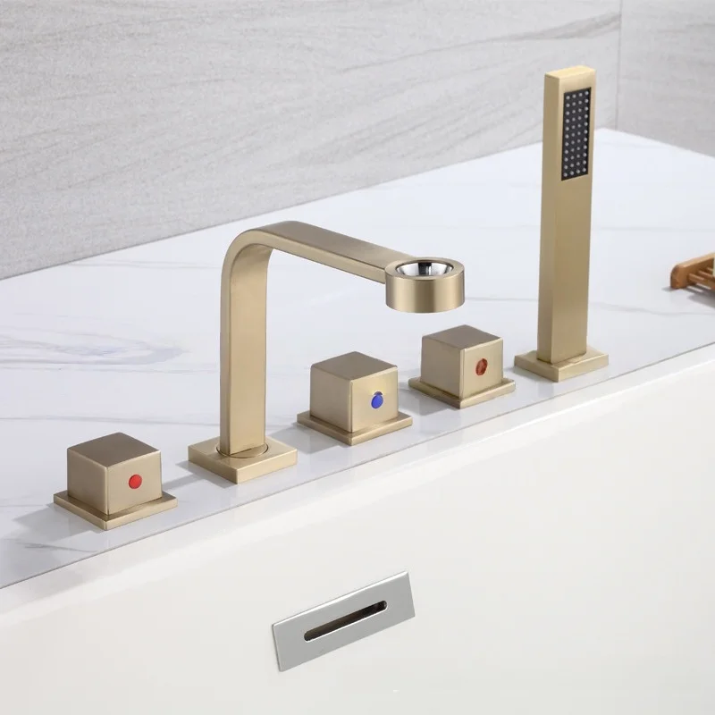 Brushed Gold Bathtu…