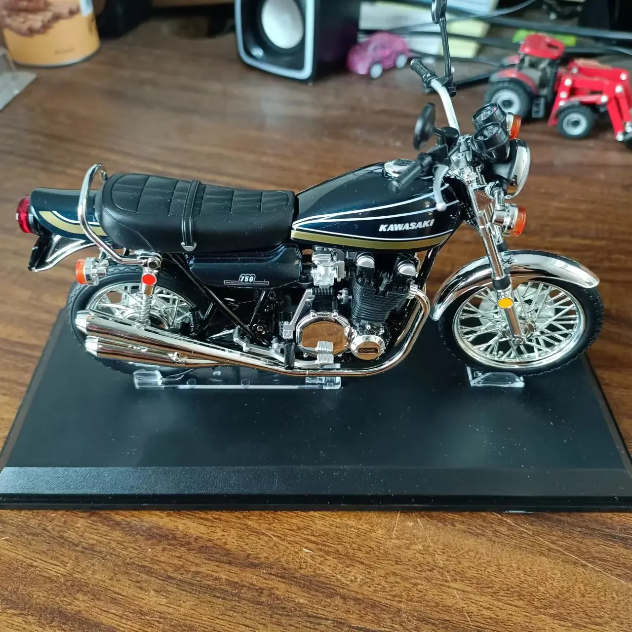 Kawasaki 750 RS Z2 1:12 Scale Die-Cast Model Review: A Collector's