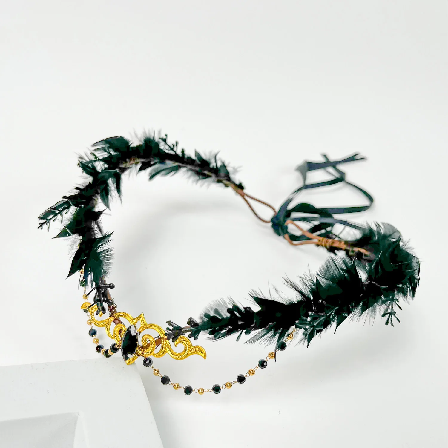 Golden Beaded Tassel Gothic Flower Crown Medusa Halo Witch Wedding Crown Nightclub Makeup Ball Headwear Halloween Headdress
