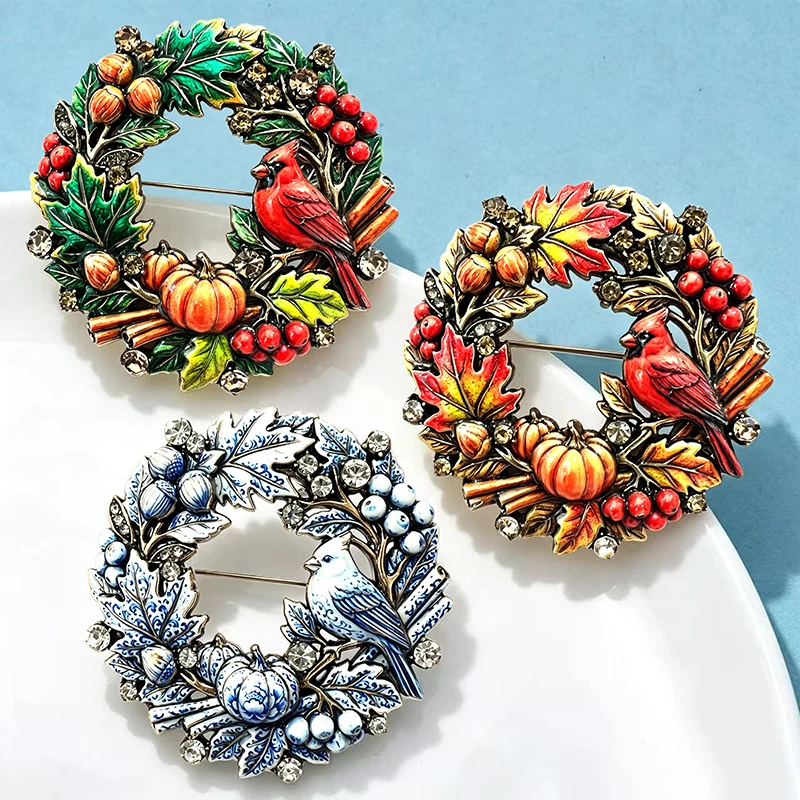 Wuli&baby Weihnachts-Vogelkranz-Broschen für Frauen Vintage 3-farbige Kürbis-Pflanzen-Kreis-Blumen-Broschen Neujahrsgeschenke – Detail 5