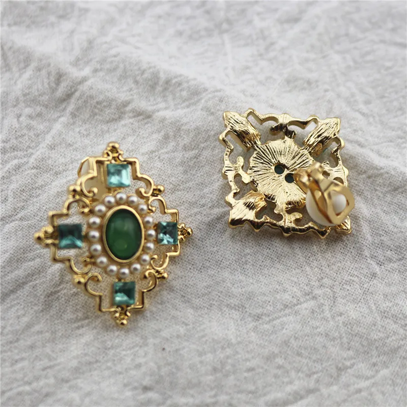 Victoria Emerald Pearl Earrings Ear Studs Retro Baroque Brooch Pin  Vintage Hollow Gemstone Necklace Women Jewelry Set