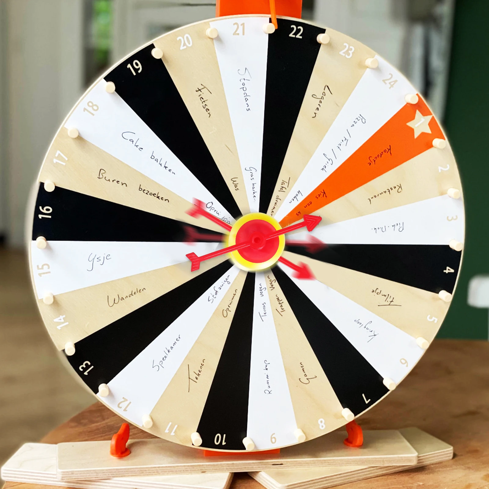 

25 pcs Rotating Pointer Arrows Accessories Plastic Board Turntable Diy Suction Cup Party Props Bright Color