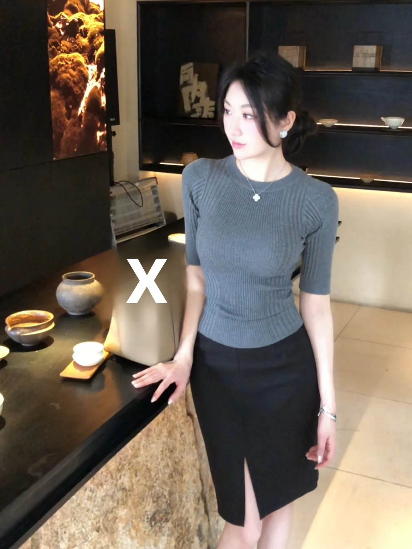 

Elegant Mid-Sleeve Knitted Base Shirt Women's Slim Fit Intellectual Style Fashionable Base Layer Top 2026 New Arrival