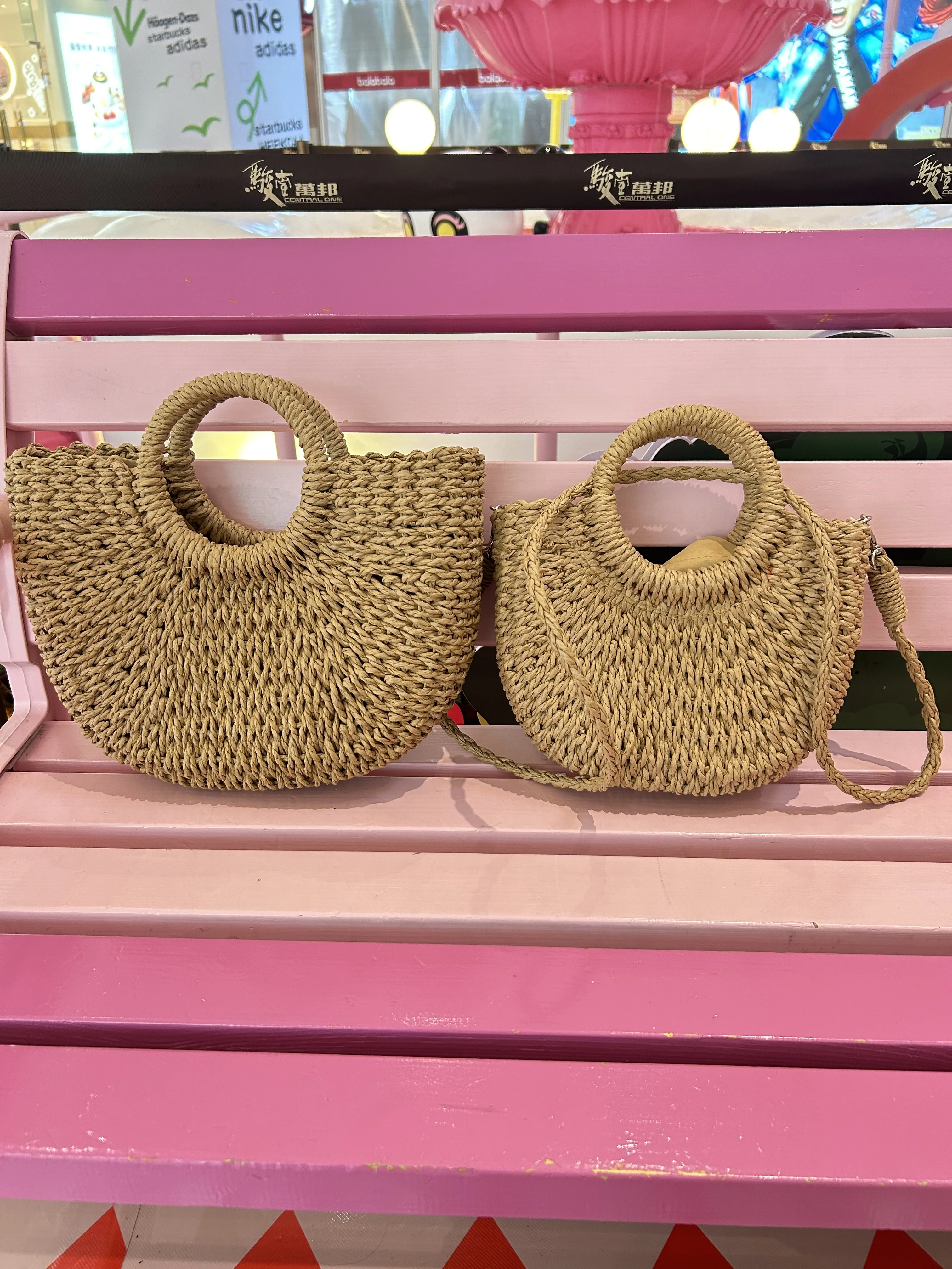 Summer semi-circular straw bag women\'s woven hand handbag New trend shoulder bag Fashion beach bag woven clutch bag