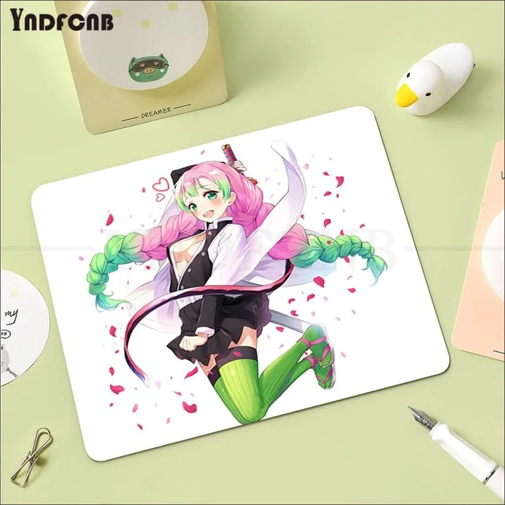 Mitsuri Anime Girl Mouse Sub, petit tapis de souris de jeu, polymère de bureau Gamer, décoration de tapis de clavier, accessoires de bureau, 25x29cm