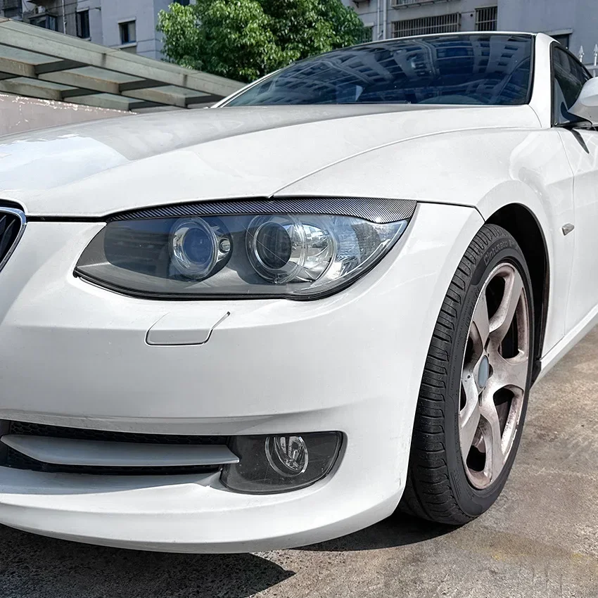 BMW 3 シリーズ E92 E93 LCI 2010-2012 自動車カーボンファイバーヘッドライト眉毛車のステッカー外装アクセサリーに適用