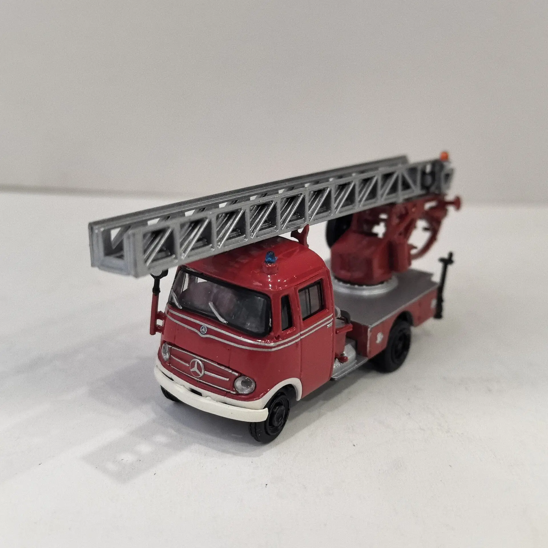 Box Old BREKINA HO 1/87 Scale BENZ MB L 319 DL 18 Fire Truck 25 Plastics Car Model view 3