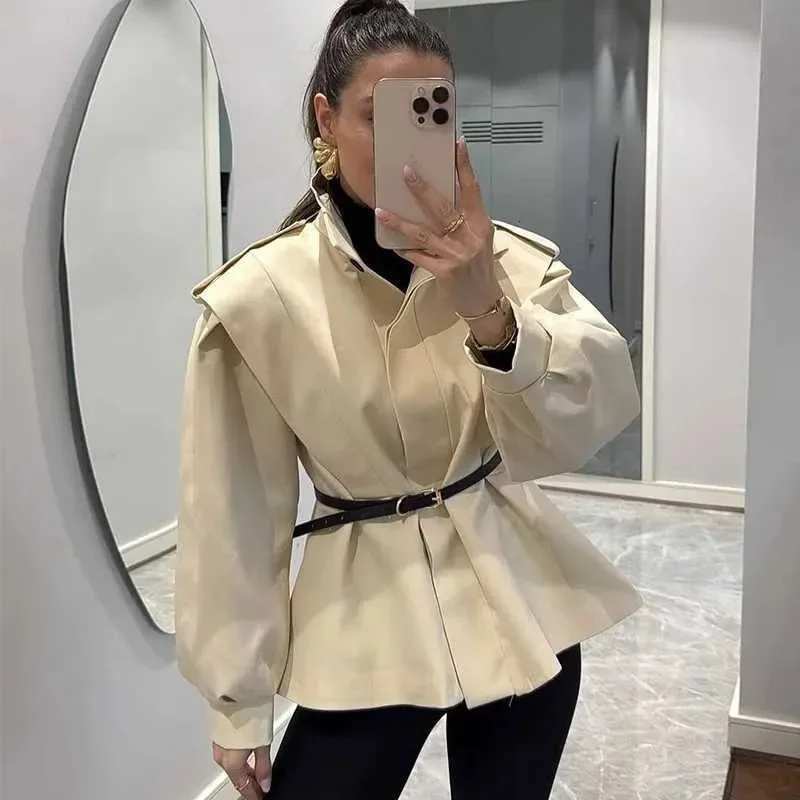 A Popular Women's Fashion Item Stand-up Collar Long-sleeved Tie Solid Color, Cinched Waist Trench Coat New Autumn Fashion Style