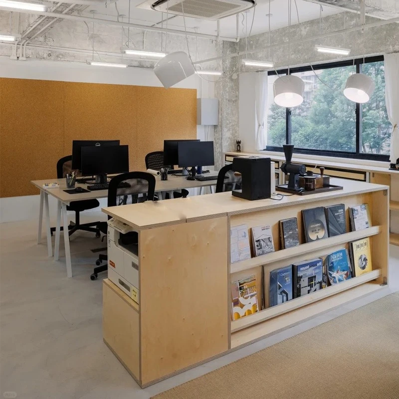 

Простая современная офисная доска с березовым океаном, чайный шкаф, студийная зона отдыха, шкаф для хранения кофемашины, шкафчик