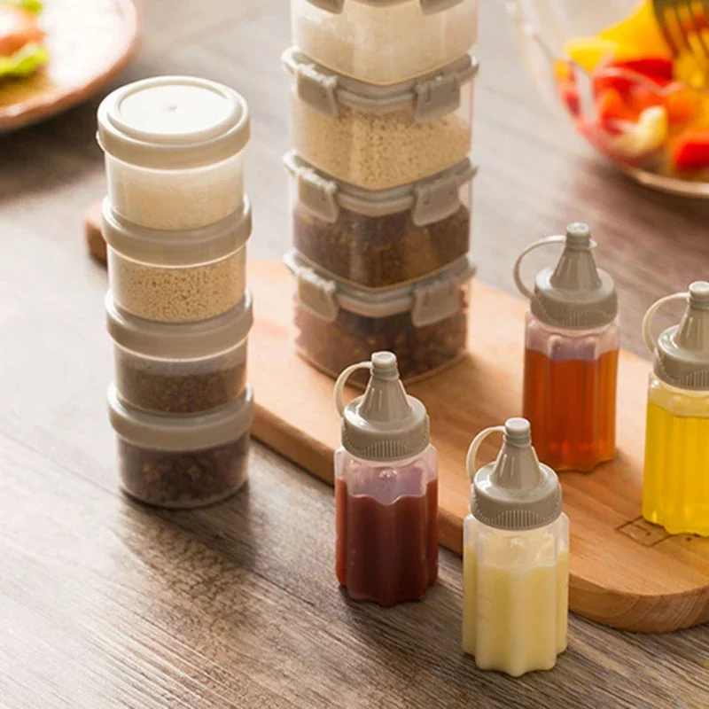 4PCS/Set Transparent Spices Bottle with Lid Portable Mini Sauce Seasoning Box Dispenser Salt Spice Jar Sauce Squeeze Bottle