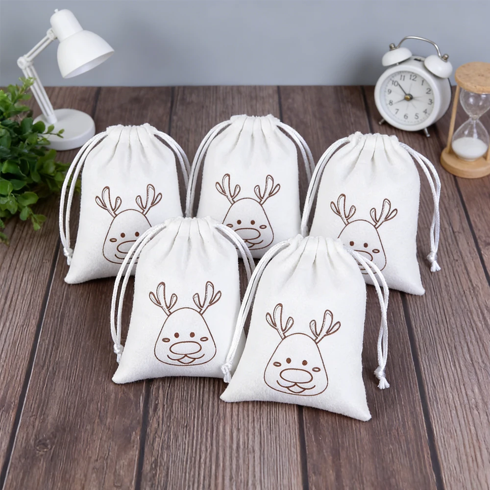 

Wholesale Custom Logo Flannel Velvet Bag 7*9cm White Drawstring Pouches Gift Packaging for Cosmetic and Jewelry Bags Container