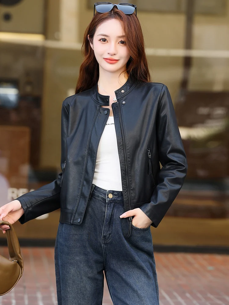 

Весна 2026 Женская укороченная байкерская куртка из искусственной кожи с воротником-стойкой, приталенная, в корейском стиле, для повседневной носки, ветрозащитная, с молниями на рукавах
