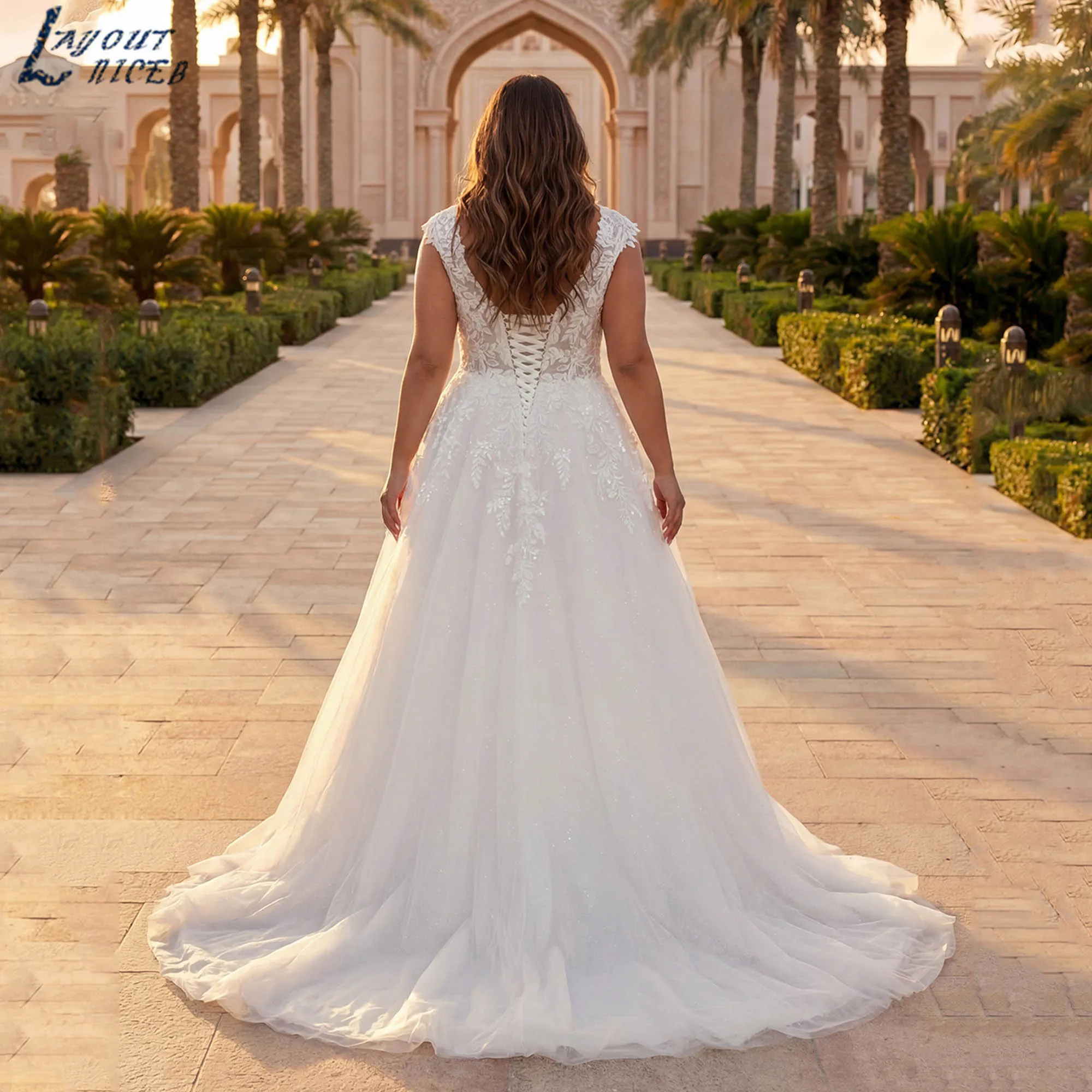 Customized Romantic Plus Size Wedding Dress Lace Applique A-Line v-neck Tulle Bridal Gown For Outdoor Wedding vestidos de novia