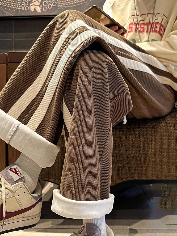 

Вельветовые мужские свободные широкие брюки, весенне-осенние прямые повседневные брюки в полоску по бокам в американском стиле ретро, молодежные длинные брюки для активного отдыха