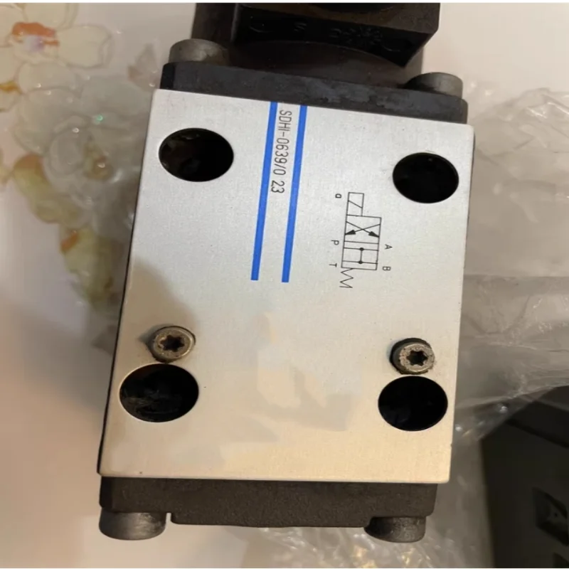 

Совершенно новый оригинальный электромагнитный распределитель DHI-0639-0 23 SDH1-0639-0 23 DHI-0639-C 23 DHI-0631-2 23 SDHI-0631-2 23