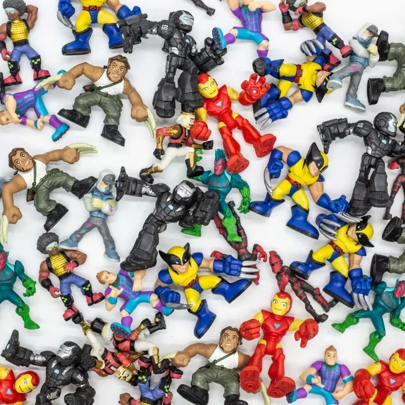 Marvel Super Hero Iron Man Spiderman Wolverine Fortniting Soldier Figurka akcji Mini Gashapon Zabawki Ozdoby na biurko Prezenty dla dzieci