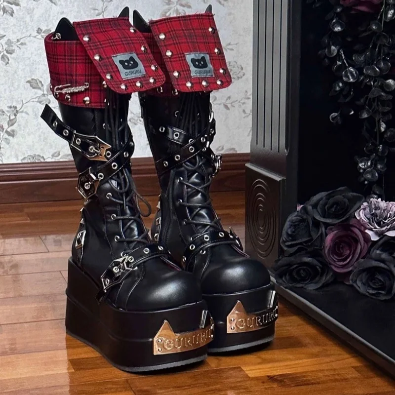 Botas de mujer de tacón grueso con plataforma y suela gruesa y punta redonda con decoración de Metal estilo Lolita, zapatos de calle Punk góticos Y2k populares con cordones