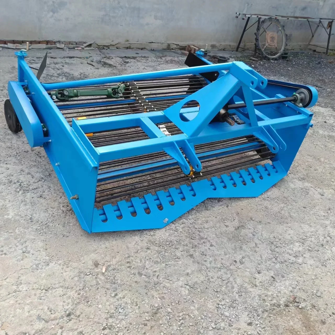 Potato Harvester/sweet Potato Garlic Peanut Ginger Harvest Machine/potato Digging Machine