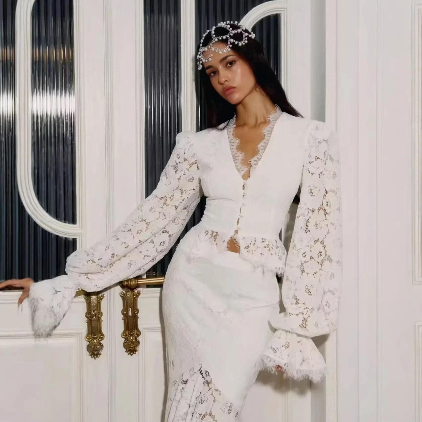 

Spring 2026 new European and American slim-fit hip-wrapped fishtail dress + V-neck button horn sleeve lace top set