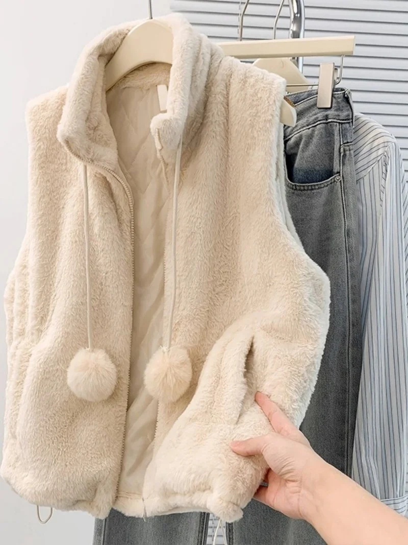Women's Furry Vest Sleeveless Plush Waistcoat Lightweight Warm Autumn Winter 2026 New Style Temperament Furry Jacket