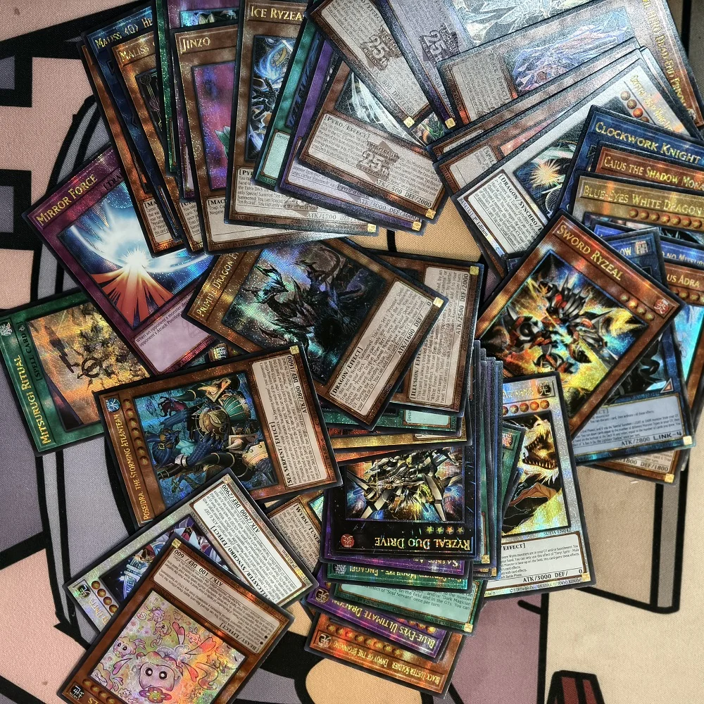 

Официальная коллекционная карточка Bandai Yu Gi Oh с бесплатным прозрачным рукавом для карточек для удобных игр