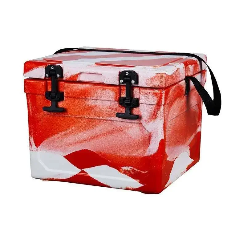 

-Коробка-холодильник для рыболовных снастей 22 л с рюкзаком