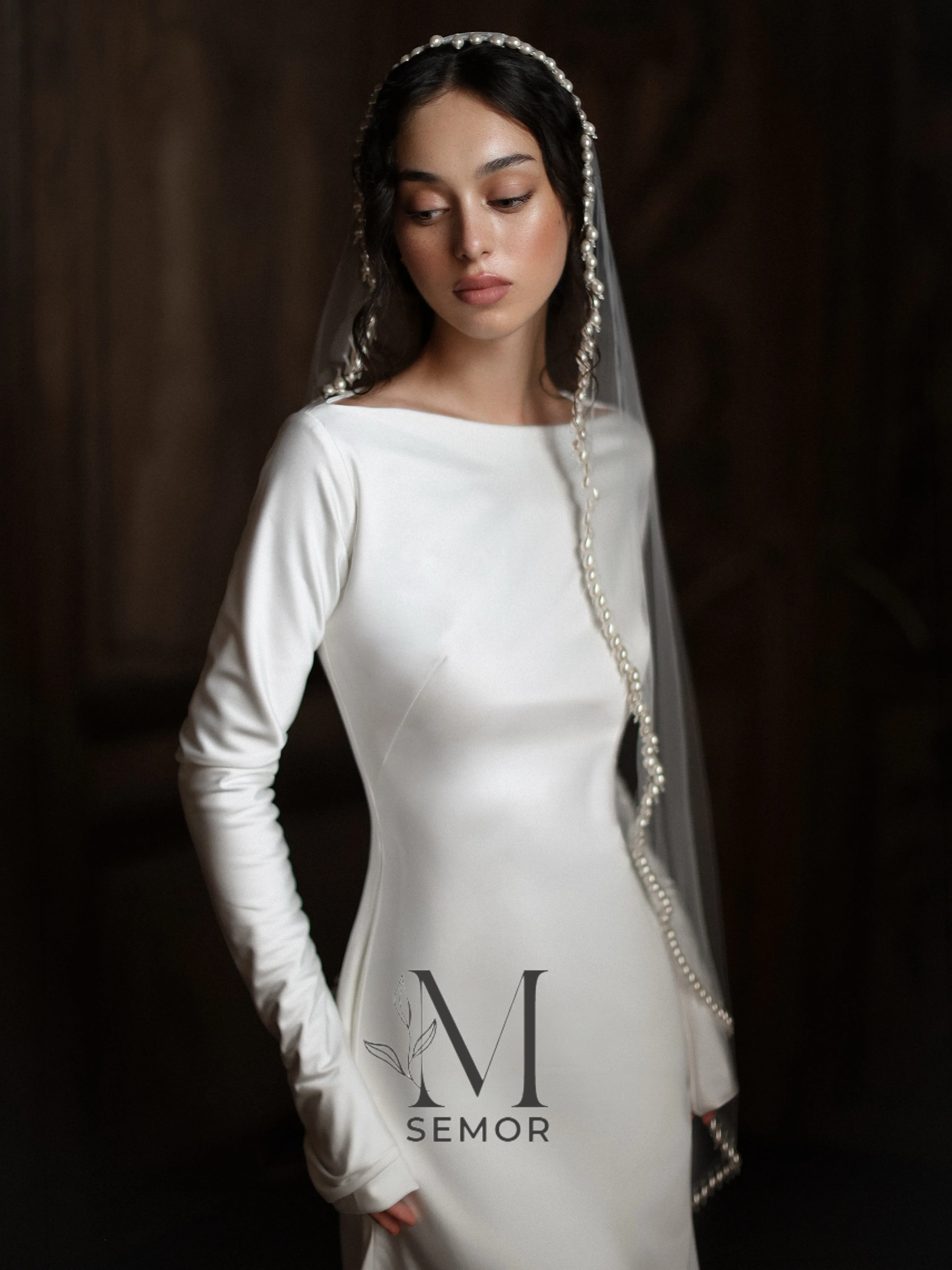 Semor Customized White Minimalist Bateau Neck Wedding Dress Fitted Long Sleeves Vestidos De Noche Sweep Train Robe De Mariée