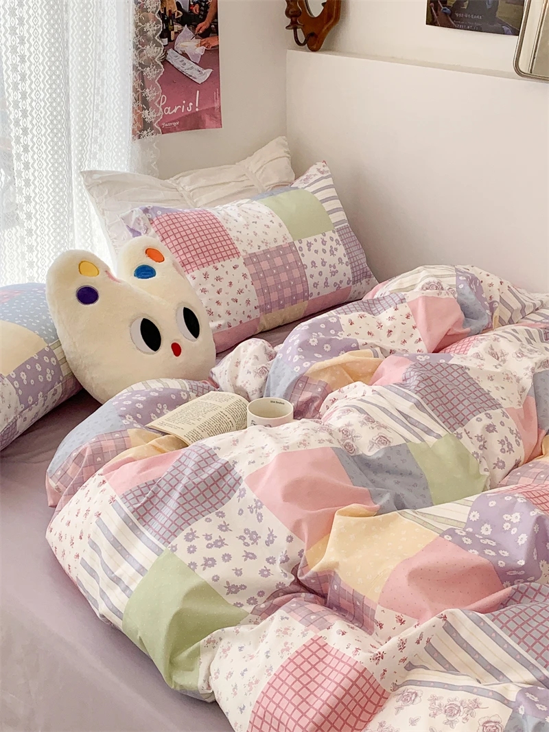 

Korean style patchwork floral four piece set for girls, skin friendly duvet cover, small fresh 1.5m1.8m