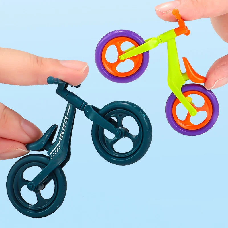 Kit di modelli di bici da dito di arte creativa Simulazione Mini bicicletta assemblata Equilibrio Accessori per auto Regali giocattolo antistress per bambini