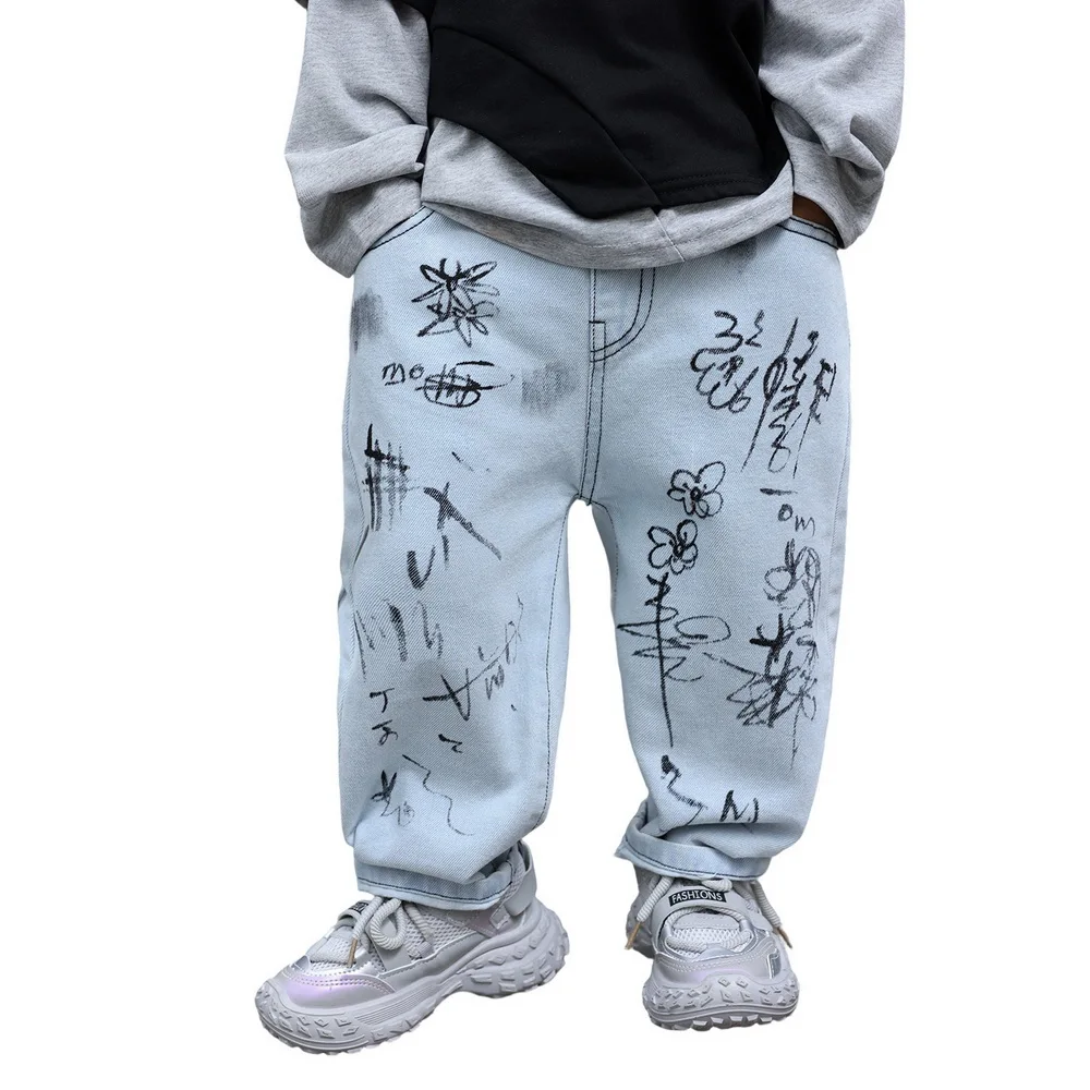 

Уличная одежда Джинсы для маленьких мальчиков Брюки Весенне-осенний стиль Джинсы для мальчиков с граффити Новые детские джинсы, осенние длинные брюки От 2 до 10 лет