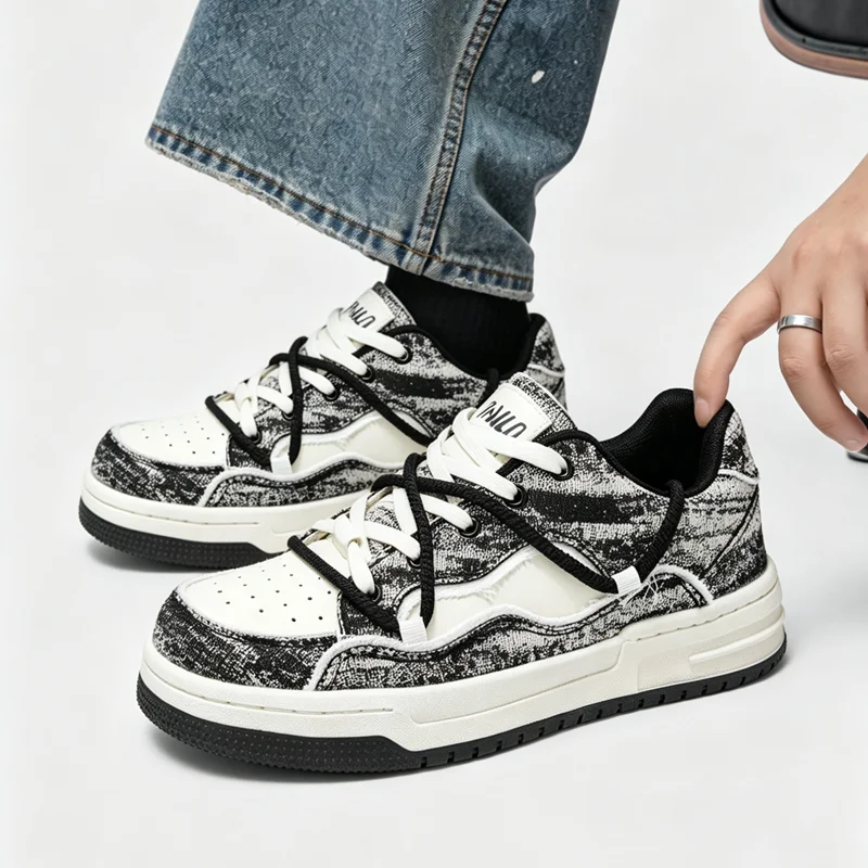2026 New Retro Couple Casual Skate Shoes, Outdoor Anti-slip Wear-resistant Bread Sneakers, All-match White Casual Footwear