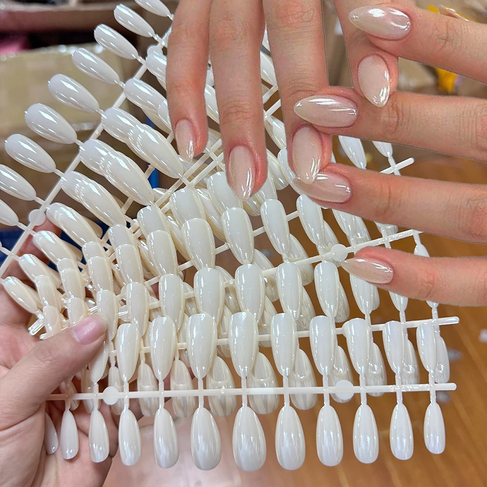

24pcs Pearlescent White Almond False Nails Tips Medium Moonlight White Simple Fake Nails Shiny Aurora Full Cover Press on Nails#