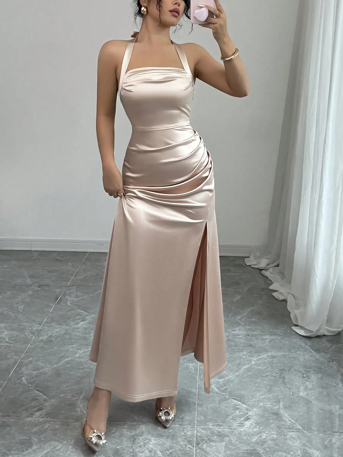 Selianne Elegante abito a canotta aderente color champagne, lunghezza maxi con spacco laterale in tessuto di raso elastico